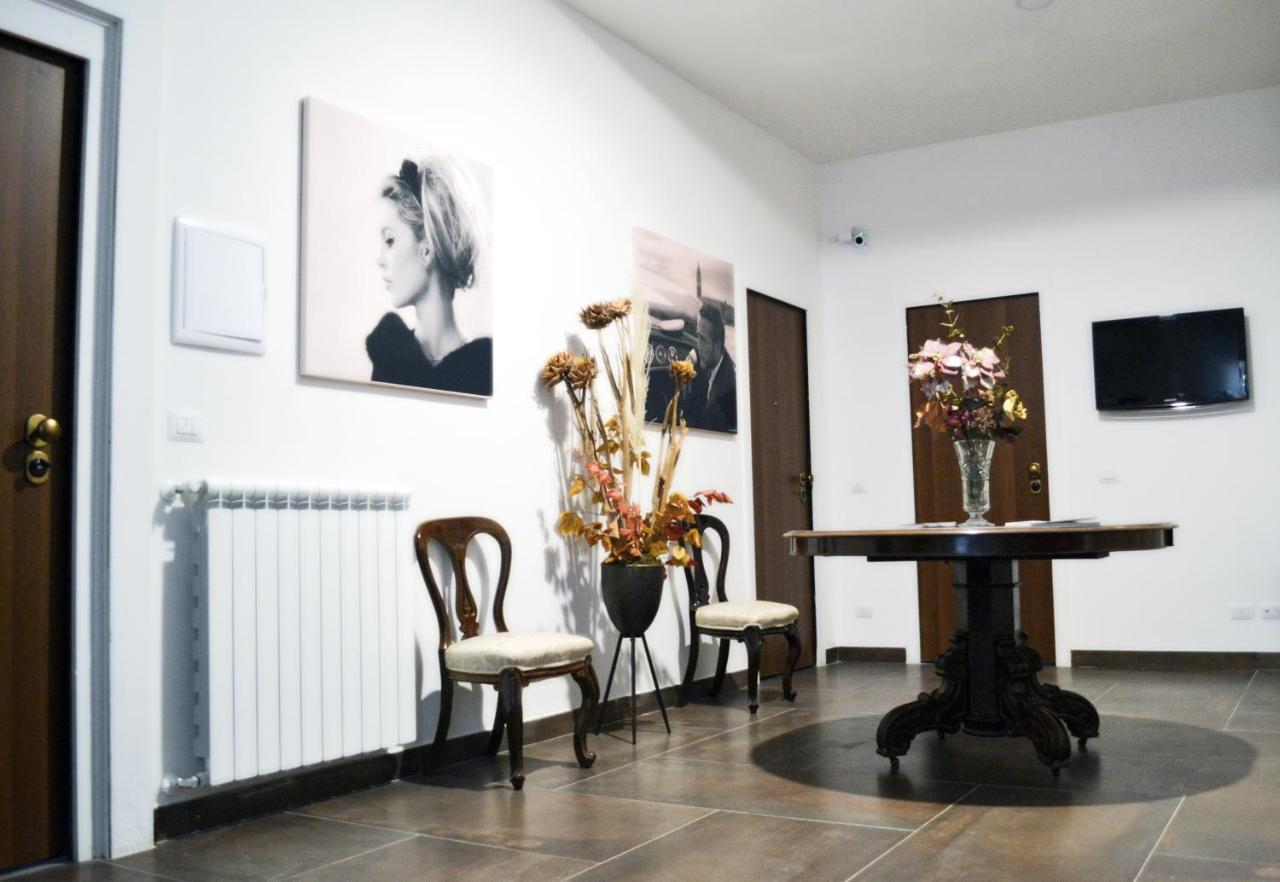 Questo Rinascimento Casa Brigitte ナポリ エクステリア 写真