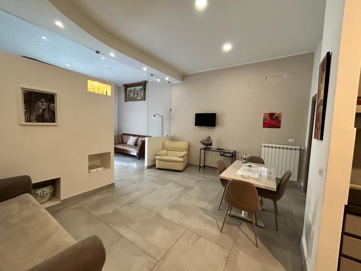 Questo Rinascimento Casa Brigitte ナポリ エクステリア 写真