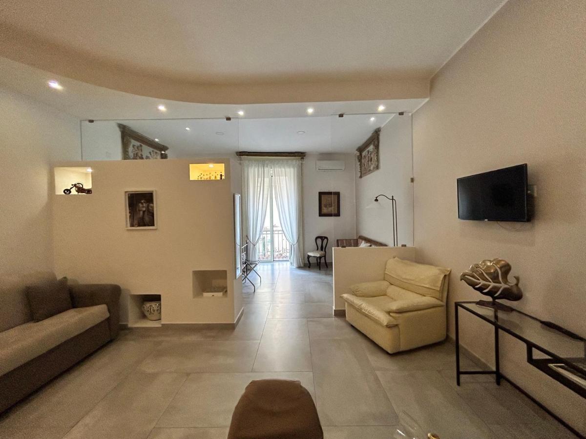 Questo Rinascimento Casa Brigitte ナポリ エクステリア 写真